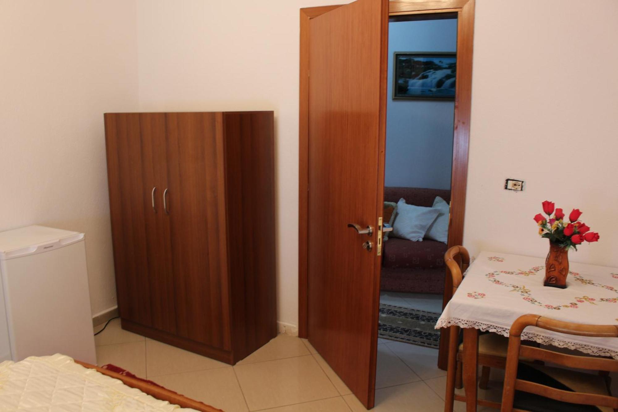 Vila Karagjozi Гирокастра Экстерьер фото