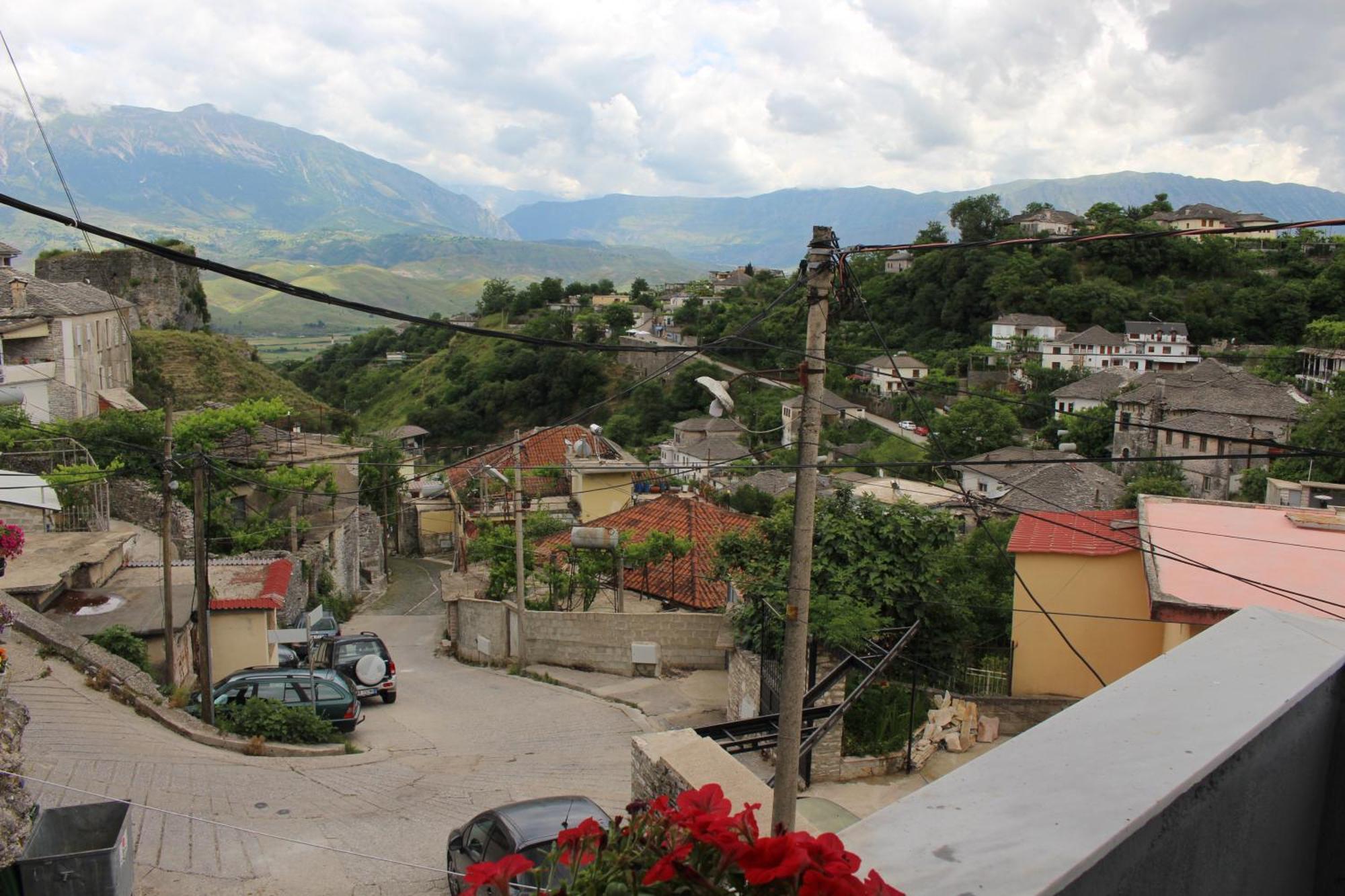 Vila Karagjozi Гирокастра Экстерьер фото